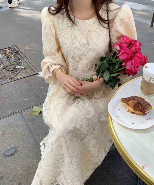 SMILE ORCHID（スマイルオーキッド）の「長袖ウエスト切替花柄刺繍