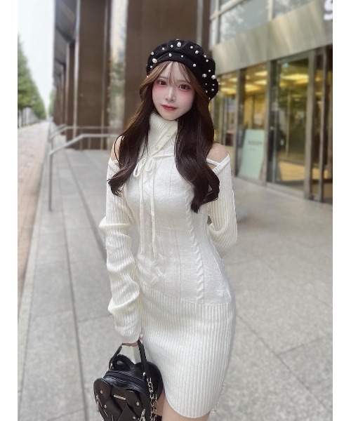 デザインネックニットミニワンピース（ワンピース）｜Darich