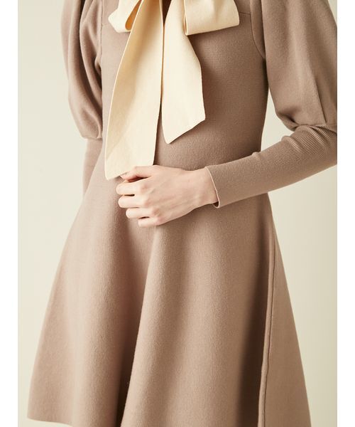 LILY BROWN（リリーブラウン）の「ボウタイリボンニットワンピース