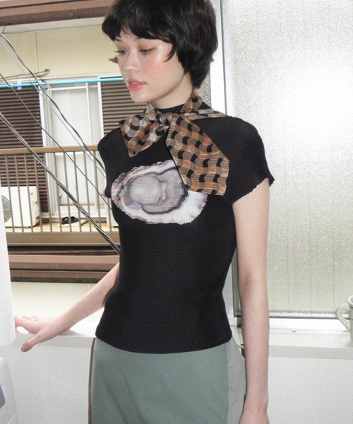 musubore（ムスボレ）の「pleatsed print tops / プリーツプリント