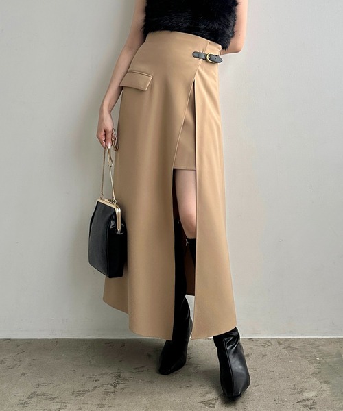 anuans（アニュアンス）の「アシンメトリーレイヤードスカート