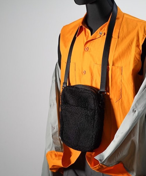 KAIKO（カイコー）の「KAIKO SYNTHETIC BOA SHOULDER BAG 2