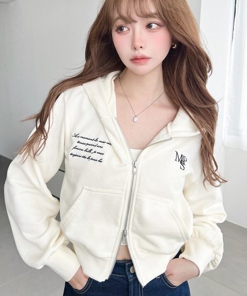 セール】裏毛ショート丈ロゴ刺繍ジップアップパーカー（パーカー