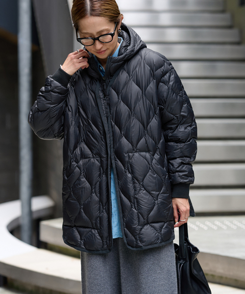 FRAMeWORK（フレームワーク）の「TAION/タイオン 別注フードビブス付き