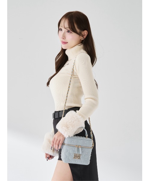 ゴールドパーツ】キルティングパールスクエアミニバッグ（ショルダー