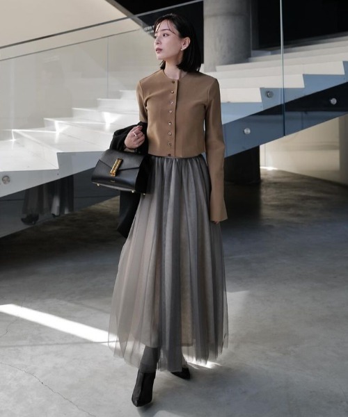 anuans（アニュアンス）の「シアーボリュームチュールスカート