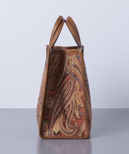 A VACATION（アヴァケーション）の「＜A VACATION（ア ヴァケーション