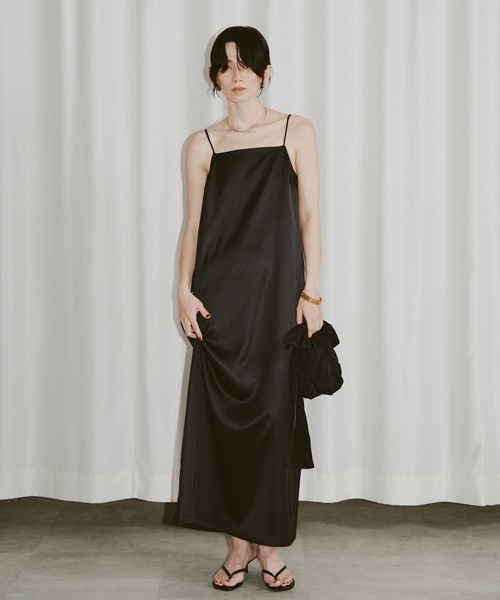 Fastener slit satin dress/ファスナースリットサテンドレス