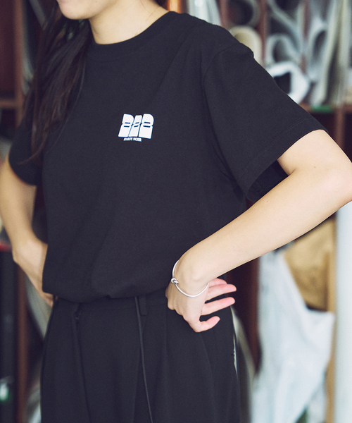 セール】HARDY NOIR × AZUSA IIDA LIKE THE CAT Tシャツ（Tシャツ