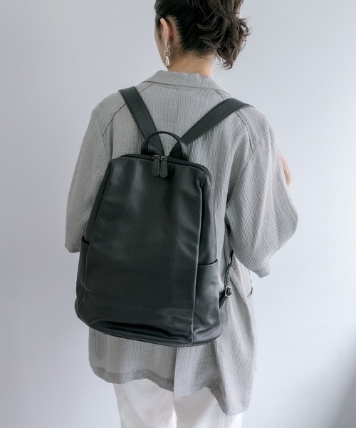 ear PAPILLONNER（イアパピヨネ）の「《A4対応/本革》レザースタンド