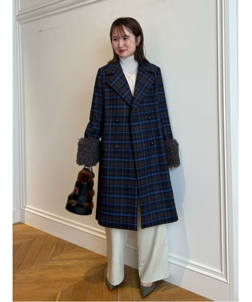 allureville（アルアバイル）の「ウィンドペンチェックファーカフス