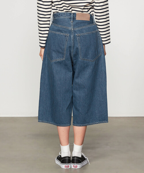 KURO（クロ）の「KURO | WIDE SPREAD CROPPED SHORTS WOMEN（デニム