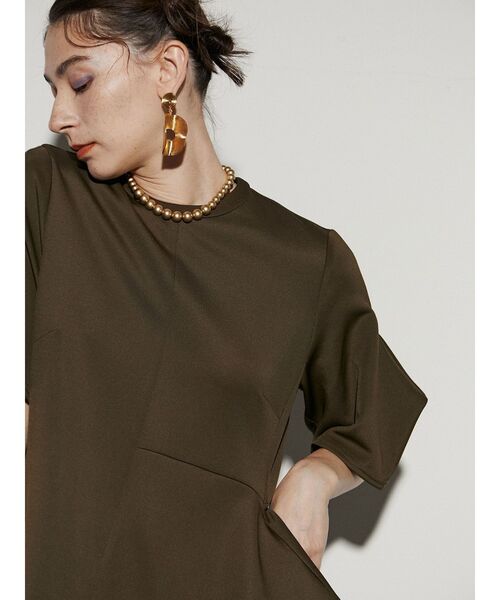 UN3D.（アンスリード）の「トライアングルタックワンピース