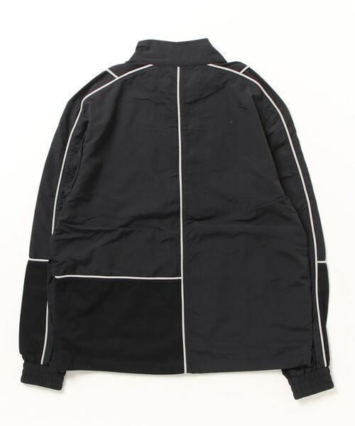 FRED PERRY（フレッドペリー）の「Piped Shell Jacket（ブルゾン