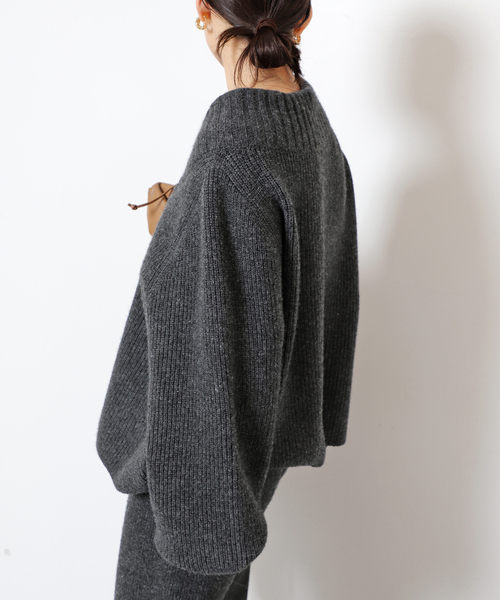 Deuxieme Classe（ドゥーズィエムクラス）の「*OLBIAアゼVネック プル