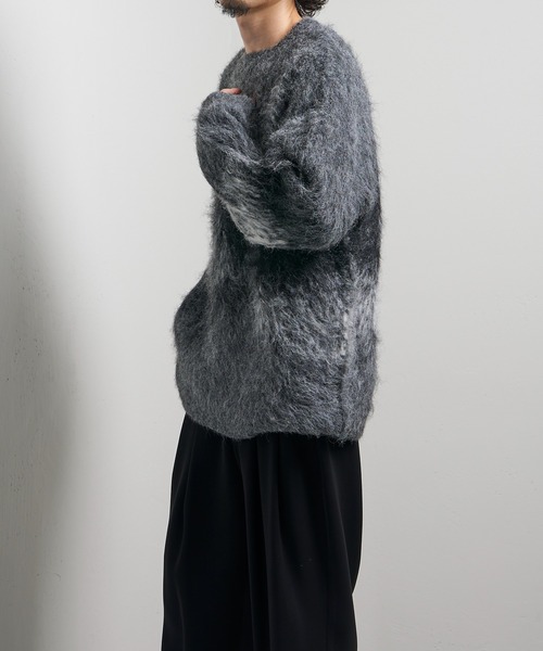 Lui's（ルイス）の「グラデーションシャギークルーネックニット