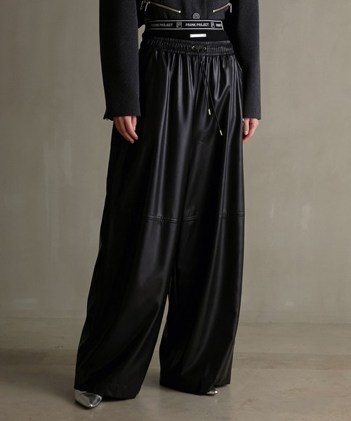 セール】フェイクレザーボリュームワイドパンツ / Synthetic Leather