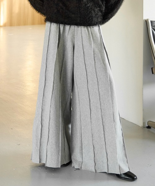 seyto（セイト）の「Pintuck buggy flare sweatpants / ピンタック