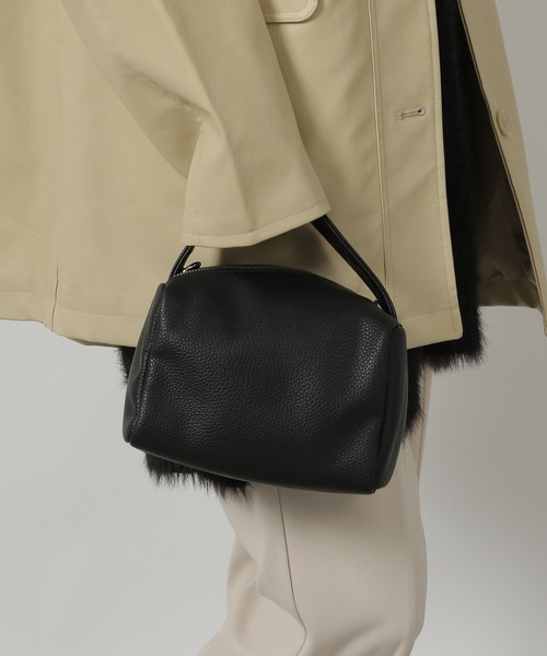 LAKOLE（ラコレ）の「ソフトスクエアミニ2WAYショルダーバッグ