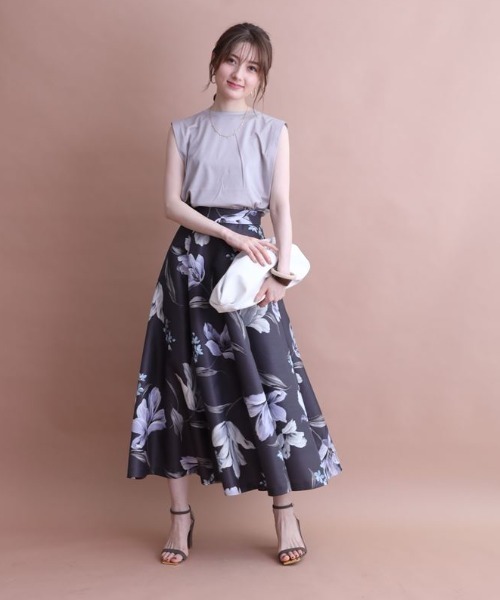 Apuweiser-riche（アプワイザーリッシェ）の「大花プリントフレア