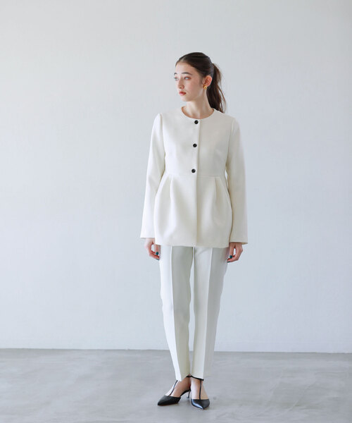 La TOTALITE（ラトータリテ）の「トリプルクロスペプラムジャケット