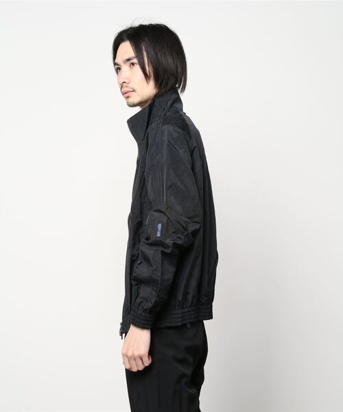 adidas（アディダス）の「BLUE VERSION BBブロックド トラックトップ