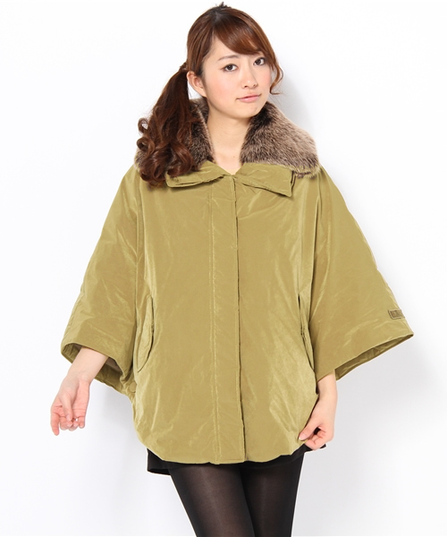 And A（アンドエー）の「VIOLAダウンポンチョ (TATRAS)（ダウン