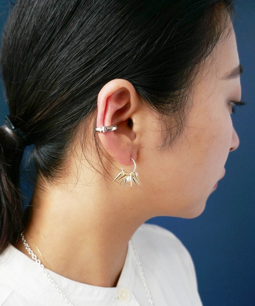 e.m.（イーエム）の「スタッズパールピアスS（ピアス（片耳用））」 - WEAR