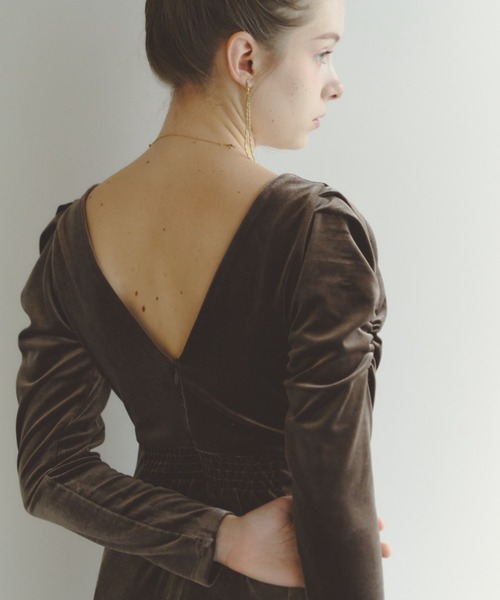 Luan（ルアン）の「【Luan】バックオープンベロアワンピース