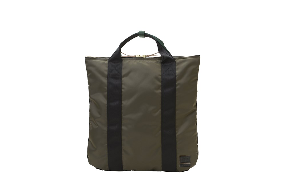 シックな色味の新モデル、［MARNI × PORTER］の『2WAY TOTE BAG』。