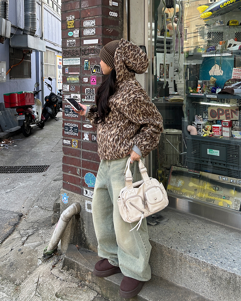 ユニセックス）ファーレオパードパターンジップアップパーカー