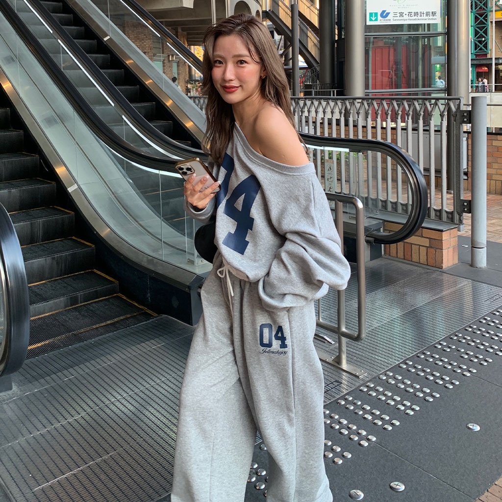 04レタリングスウェットシャツ | ファッション通販サイト NUGU