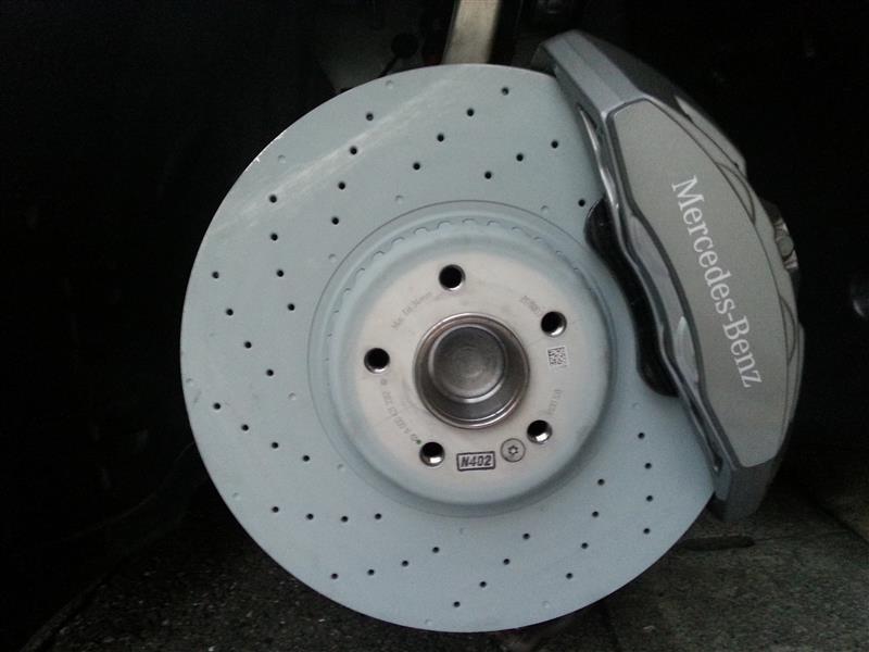 メルセデス・ベンツ純正あの4POTブレンボ（メルセデス・ベンツ Cクラス