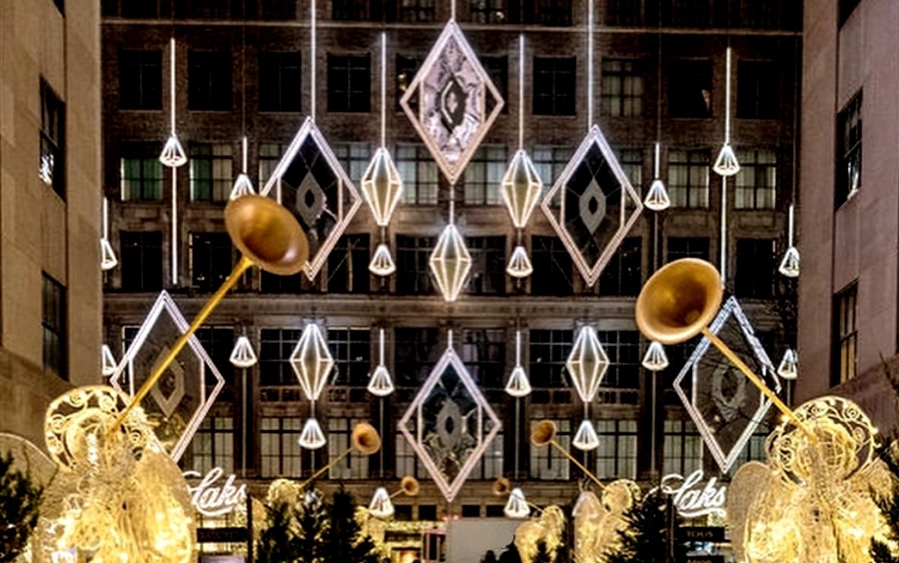 Saks Fifth Avenue Light Show 2025 | 4Wall Entertainment, Inc.