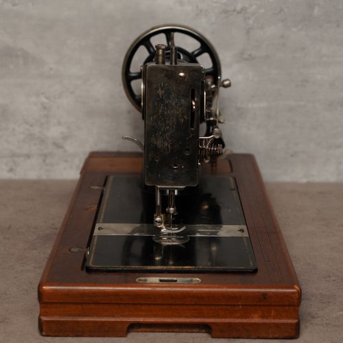 台湾 1900年代 ドイツ Gritzner 100年前のアンティーク手回しミシン