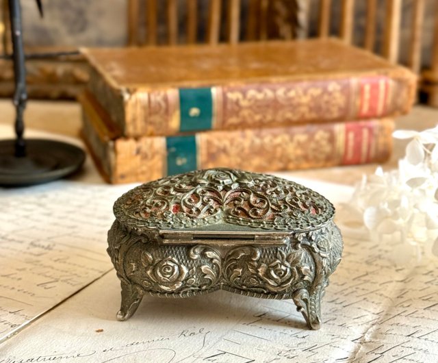 台湾 40366-ゴージャスなフランスアンティーク花柄エンボスハート型