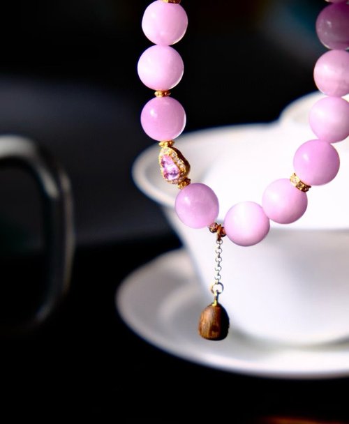 可憐な花々】あこや真珠カービングパールとピンクトルマリンの