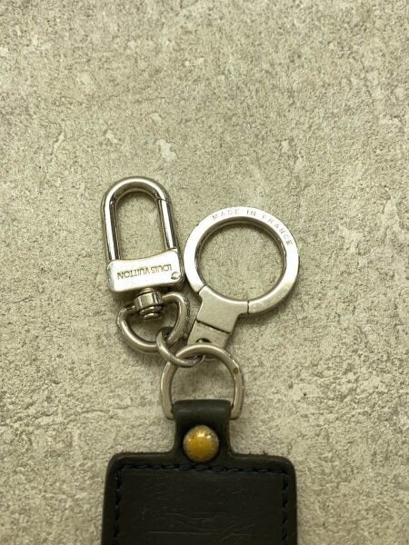 LOUIS VUITTON(ルイヴィトン) / キーホルダー/レザー/BLK/無地/メンズ