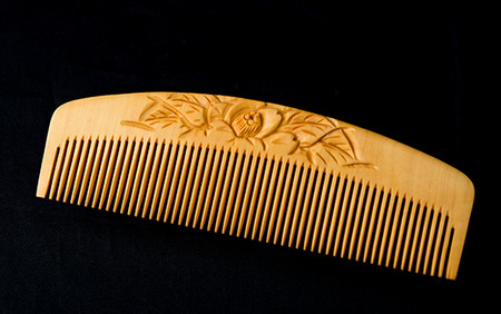 鹿児島県指定伝統的工芸品 薩摩つげ櫛(解櫛) 彫椿 手作り布ケース