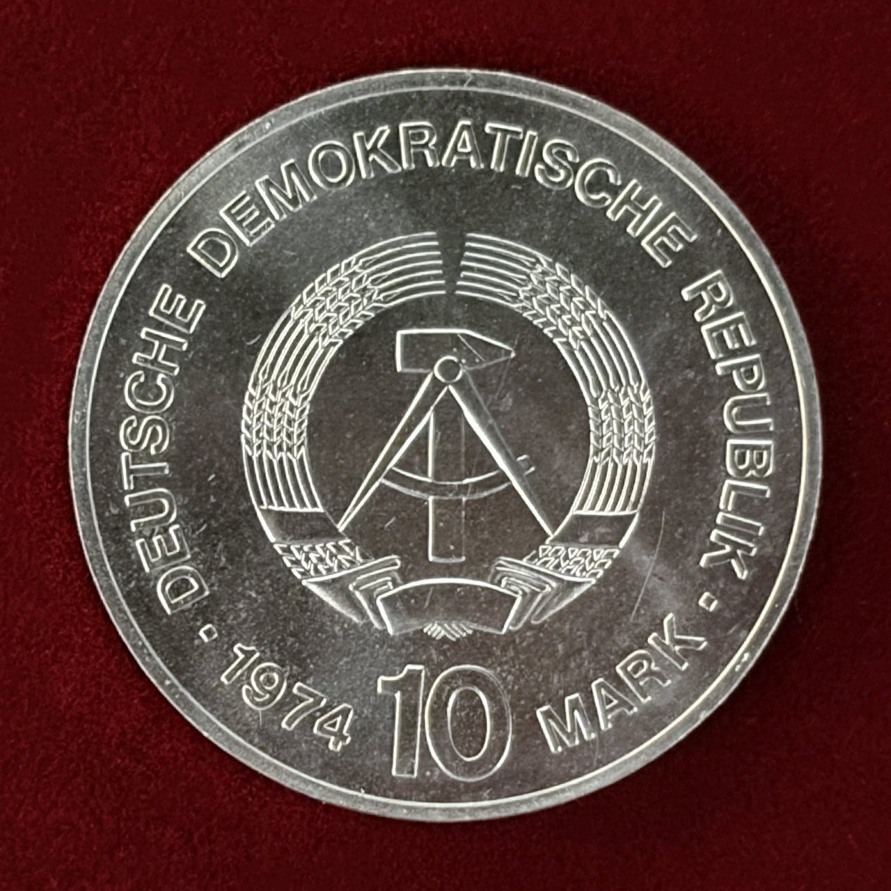 東ドイツ】ドイツ民主共和国建国25周年記念 10マルク 銀貨 1974［B