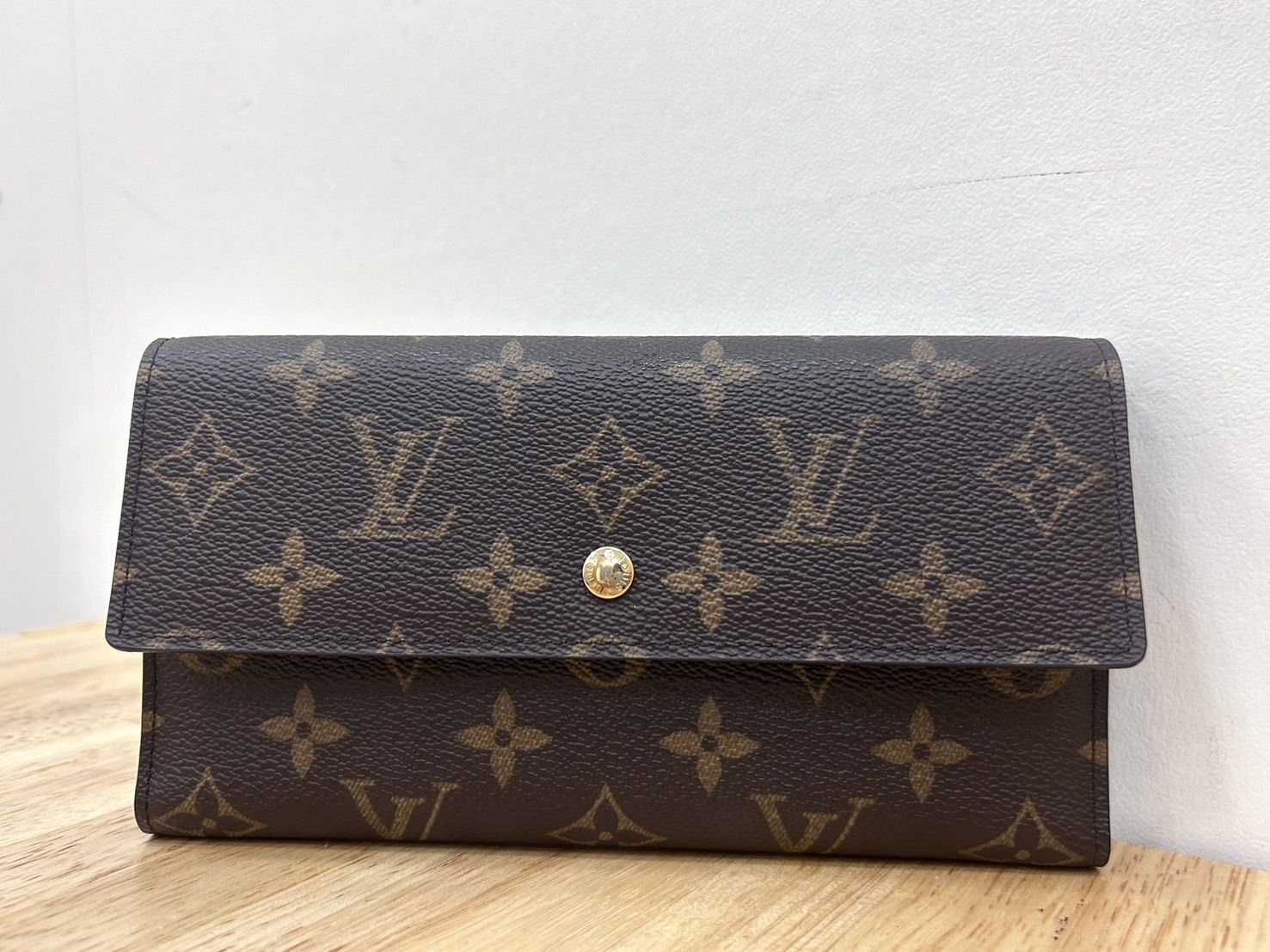 louis vuitton (ルイヴィトン)のポルトフォイユインターナショナルを