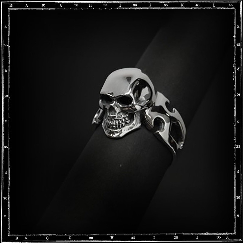 Cutaway Skull Ring