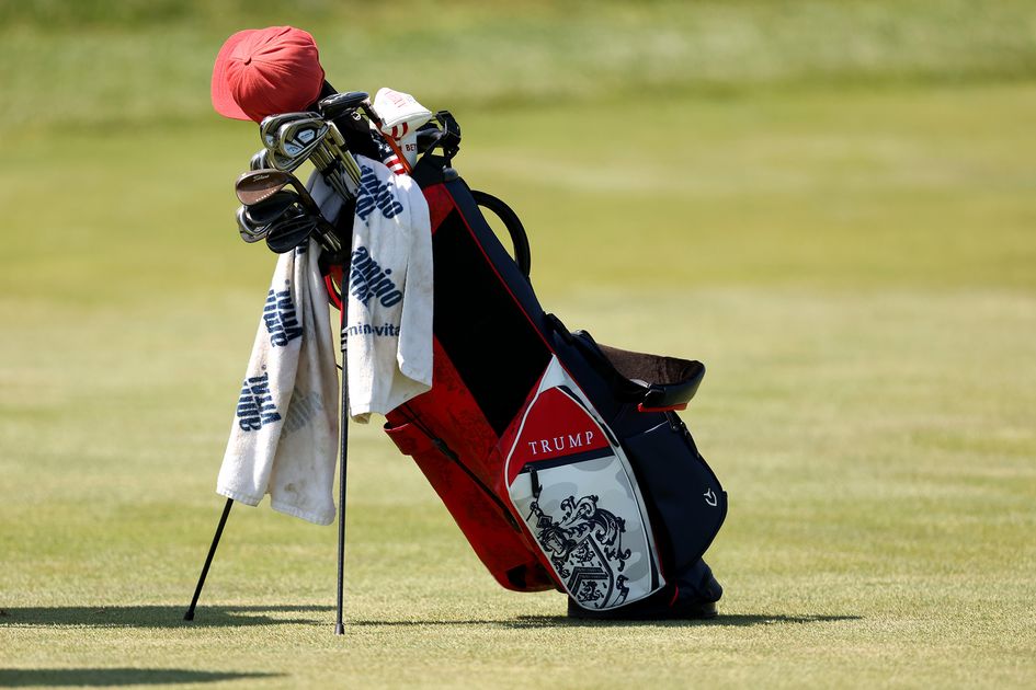 スタンドタイプの黒いキャディバッグ 人気ブランドおすすめ8点【2023年