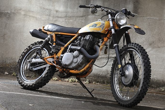 ヴィンテージスタイルのSRモトクロッサー「1978 YAMAHA SR400 VMX