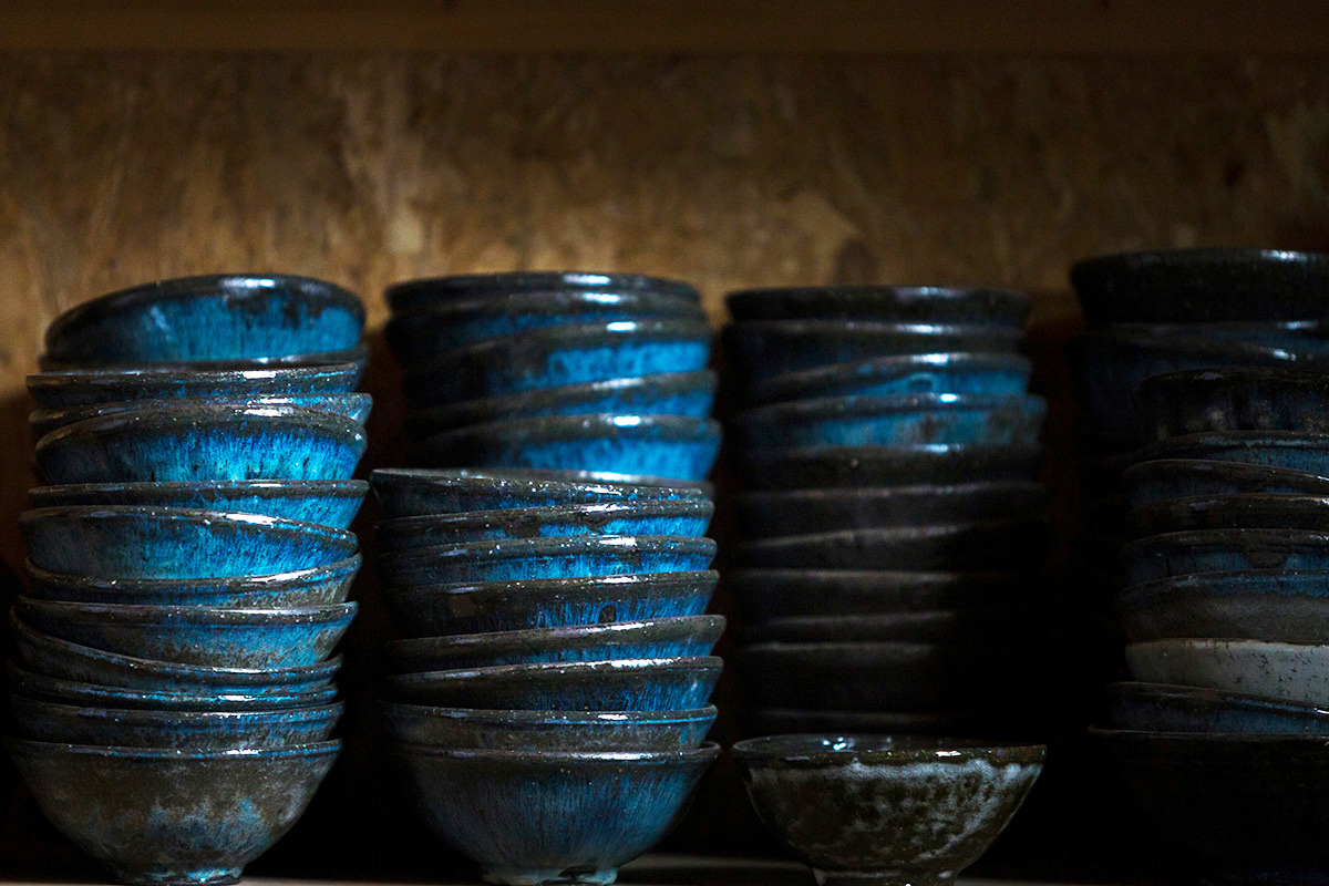 小野象平のうつわ「自由な感覚、多様な広がり」 | Discover Japan