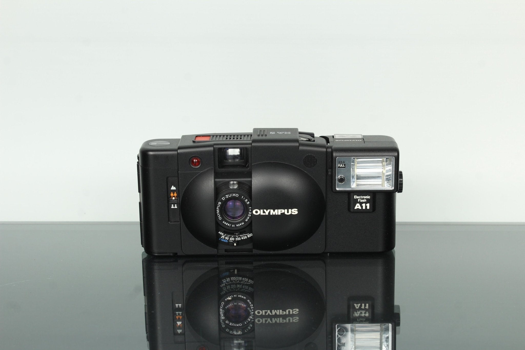 Olympus XA2 35mm Compact Film Camera with A11 Flash – Dutch|Thrift