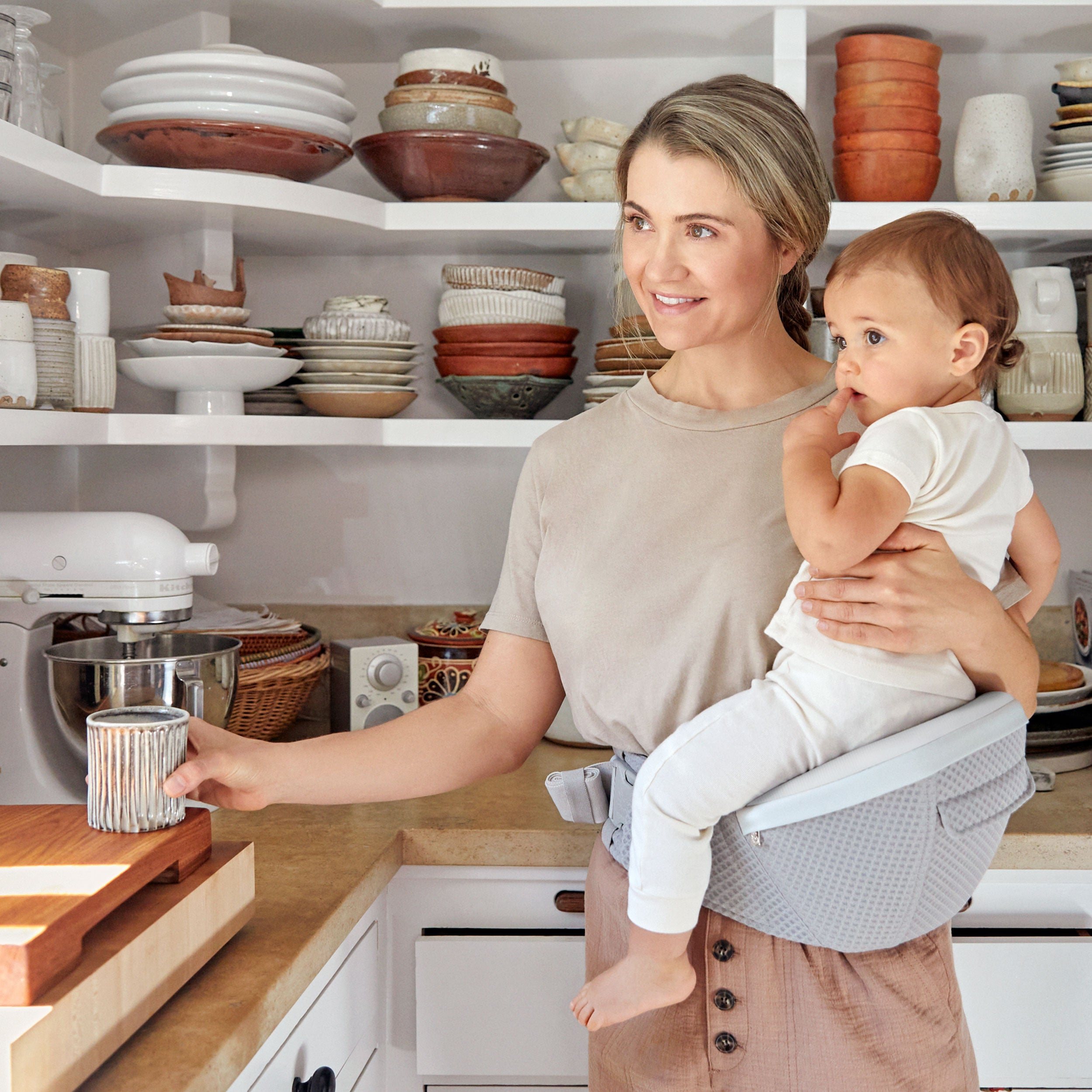 Alta ヒップシートキャリア / パールグレー | エルゴベビー オンライン