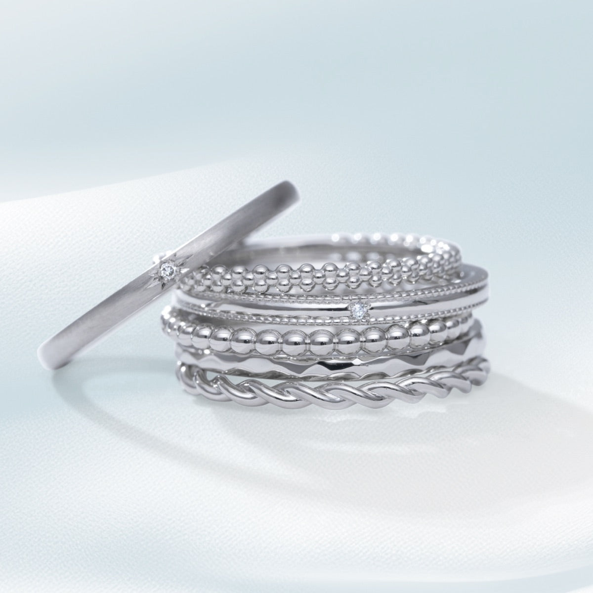 スタックリング NEC010 槌目 PT900 プラチナ 細身 – facett 公式