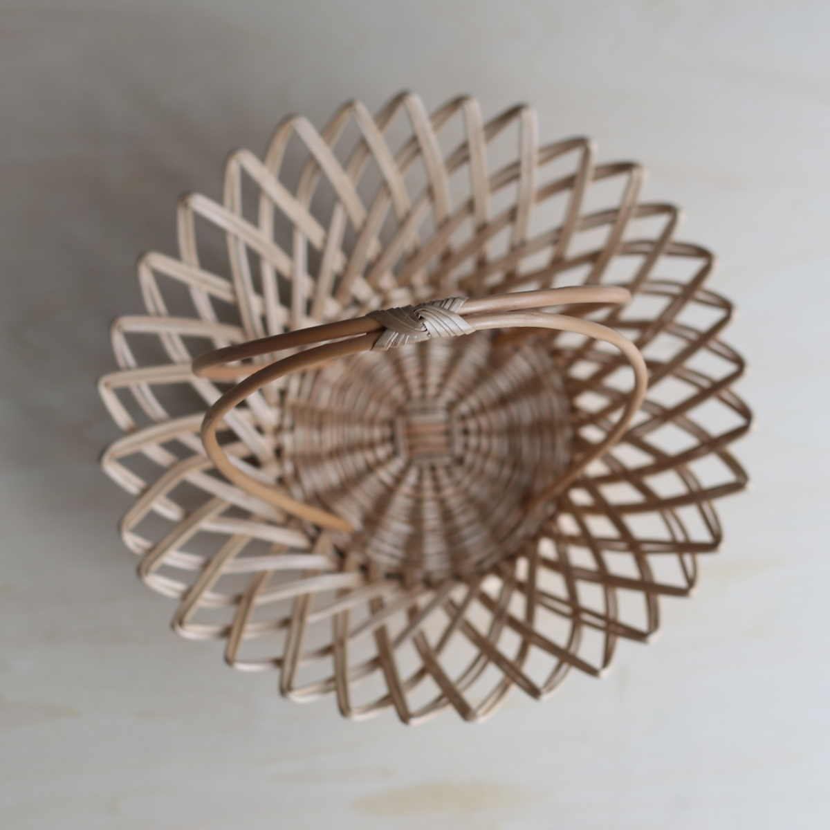 ラトビアのかごの通販｜ リトアニア様式の飾りかご｜FAVOR（手仕事・本