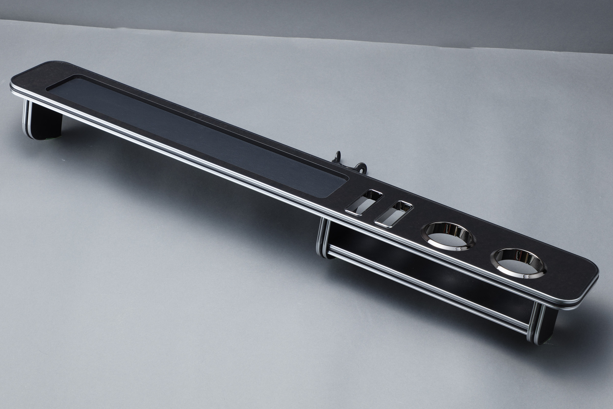 リアサイドテーブル 右側座席用 | HEARTS | ハーツ 公式サイト